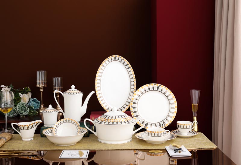 RAH-G0015 New Bone China Modern Tip Square Stitching Gold Decal Dinnerware Set