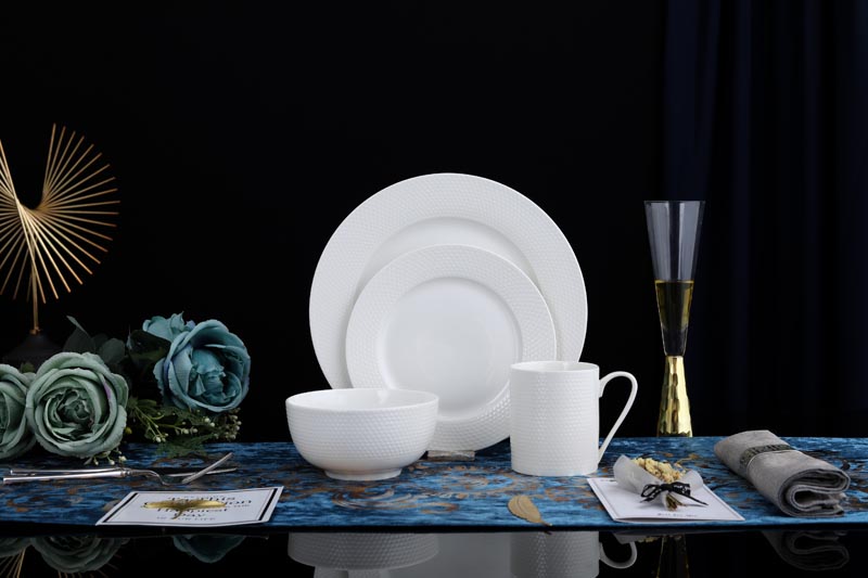 RAH-I0007 New Bone China In-glaze Plain White Dinnerware Set with Small Dots Relievo Decoration